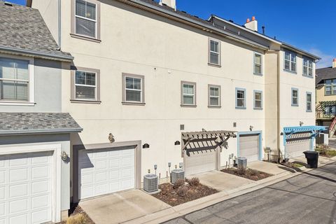 Tiny photo for 420 N MAIN ST #22, Kaysville, UT 84037 (MLS # 2142852)