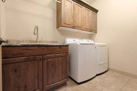 Tiny photo for 488 E 1525 S, Washington, UT 84780 (MLS # 2147139)