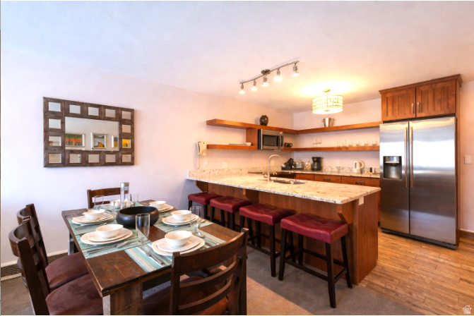 TREASURE MOINTAIN INN - Residential
