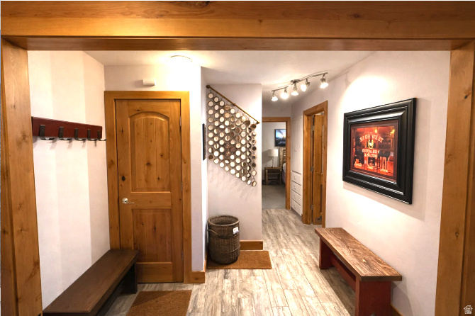 TREASURE MOINTAIN INN - Residential