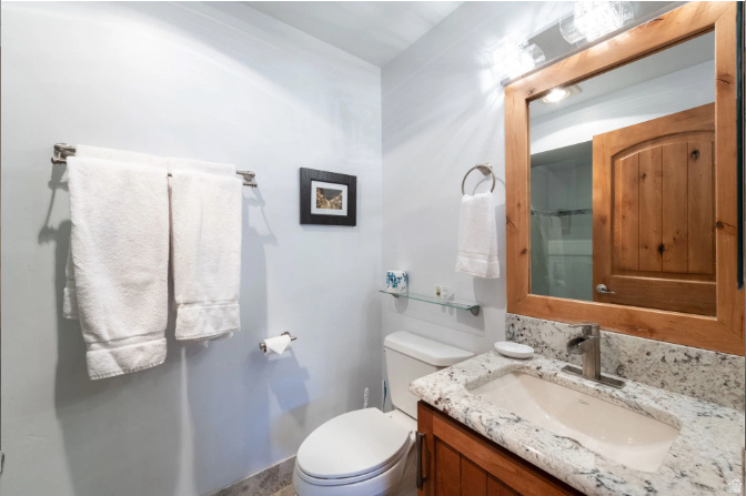 TREASURE MOINTAIN INN - Residential