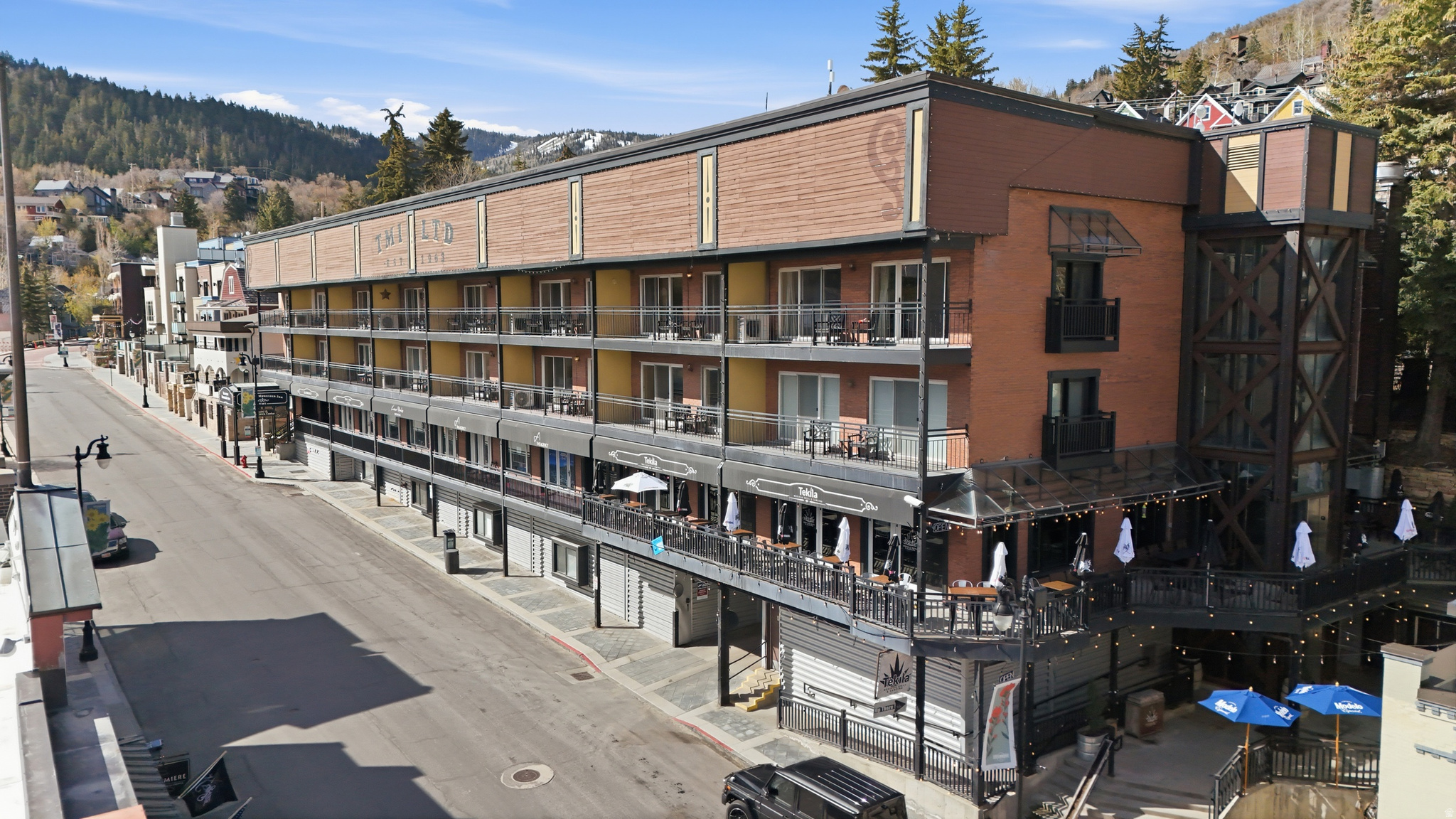 TREASURE MOINTAIN INN - Residential