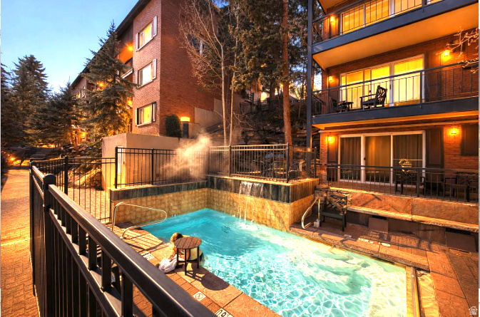 TREASURE MOINTAIN INN - Residential