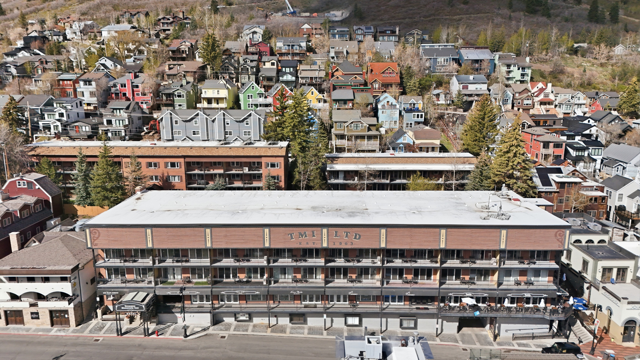TREASURE MOINTAIN INN - Residential
