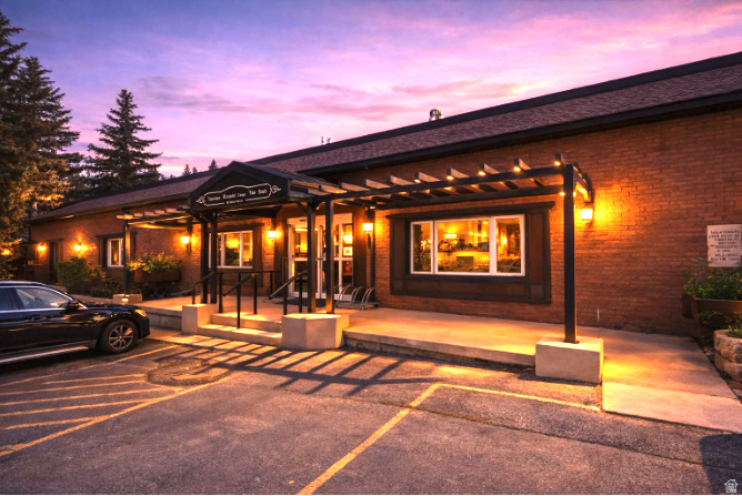 TREASURE MOINTAIN INN - Residential