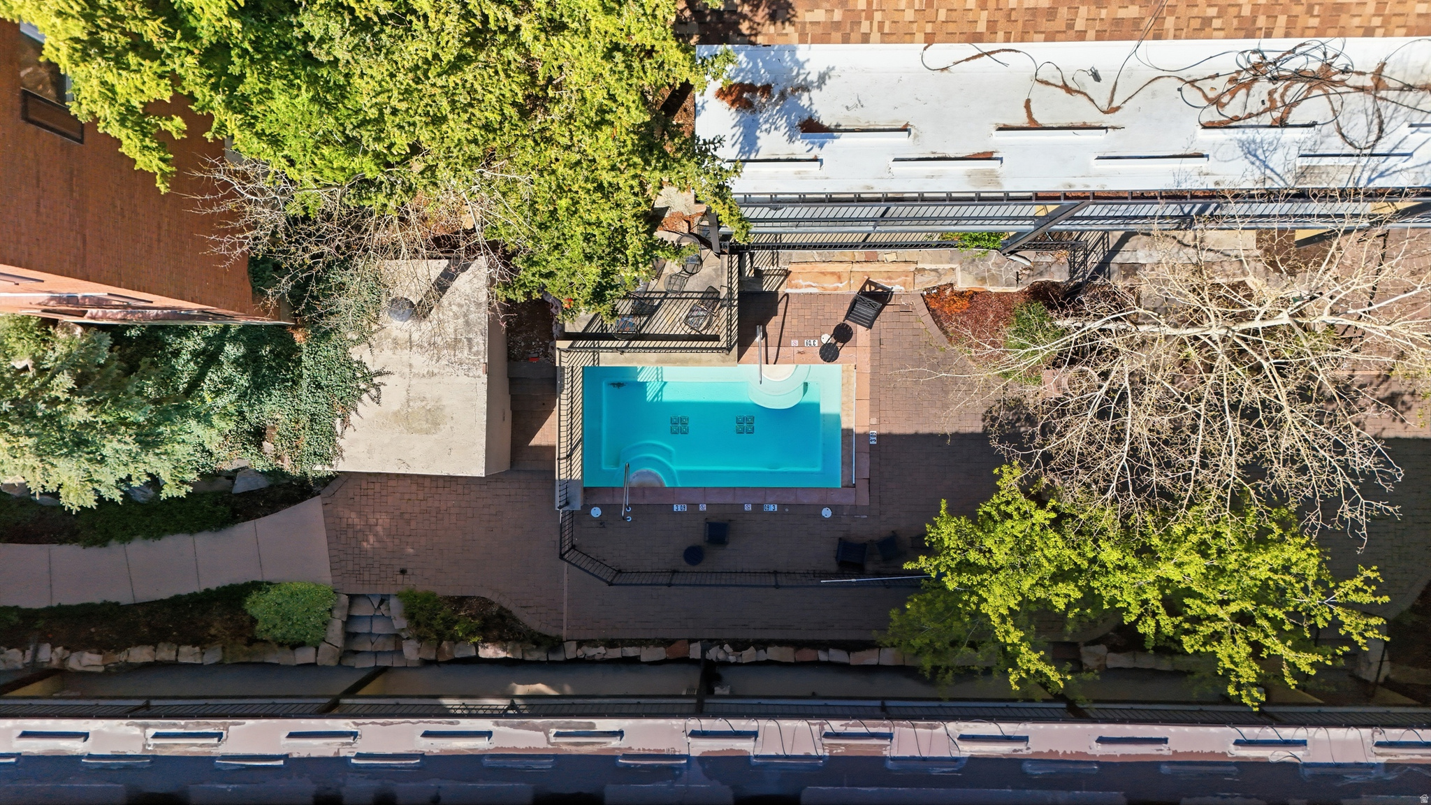 TREASURE MOINTAIN INN - Residential
