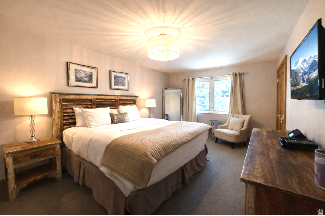 TREASURE MOINTAIN INN - Residential