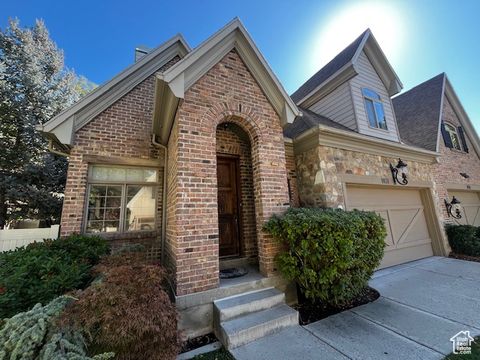 Photo of 1831 E COTTONWOOD GLEN CT E, Holladay, UT 84117 (MLS # 2117050)