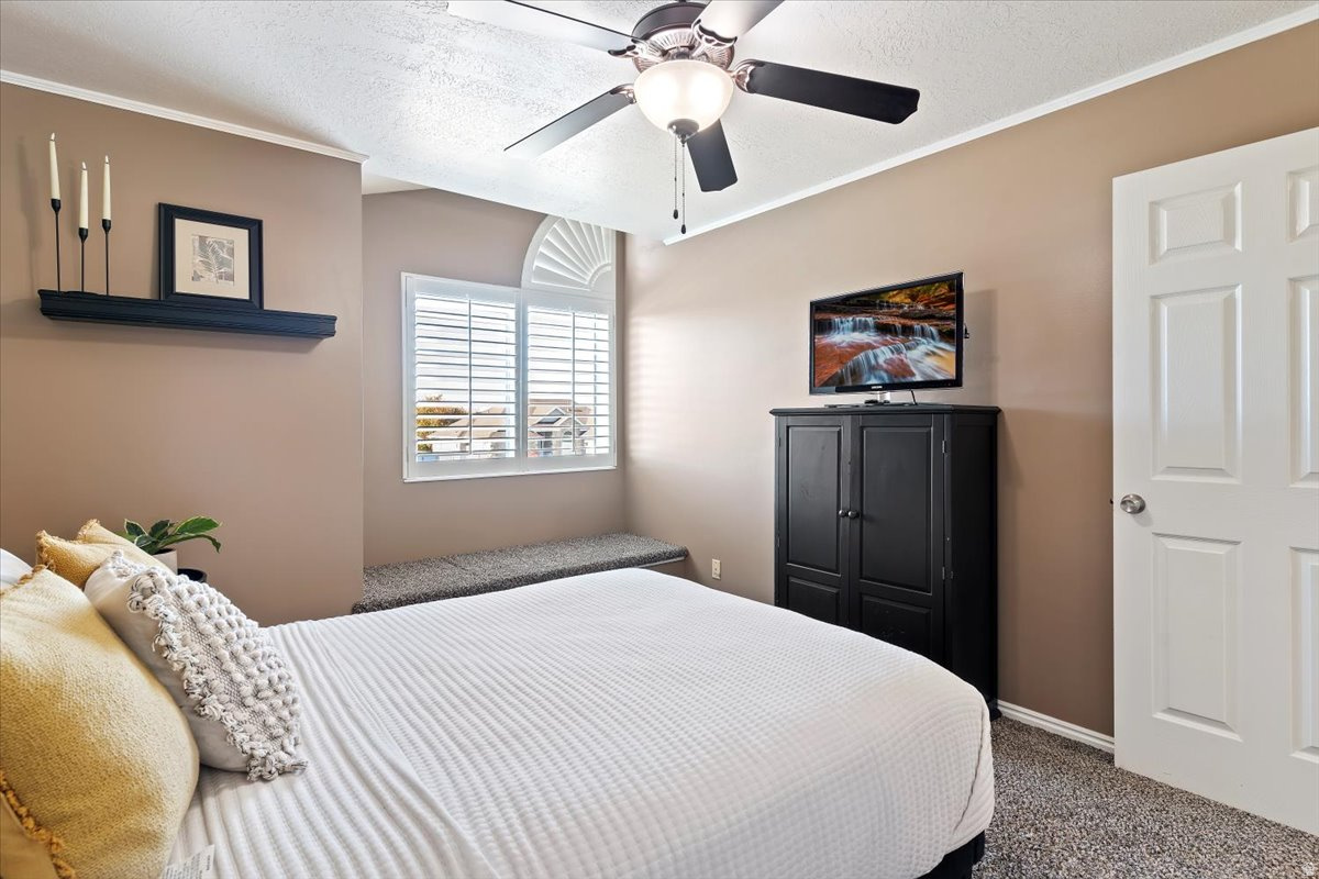 ROYAL VIEW - Residential