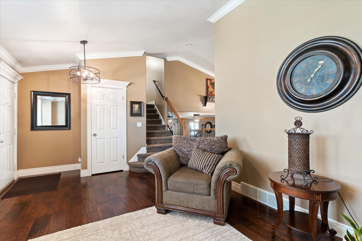 ROYAL VIEW - Residential