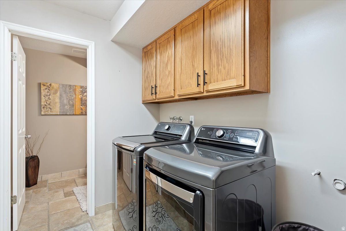 ROYAL VIEW - Residential