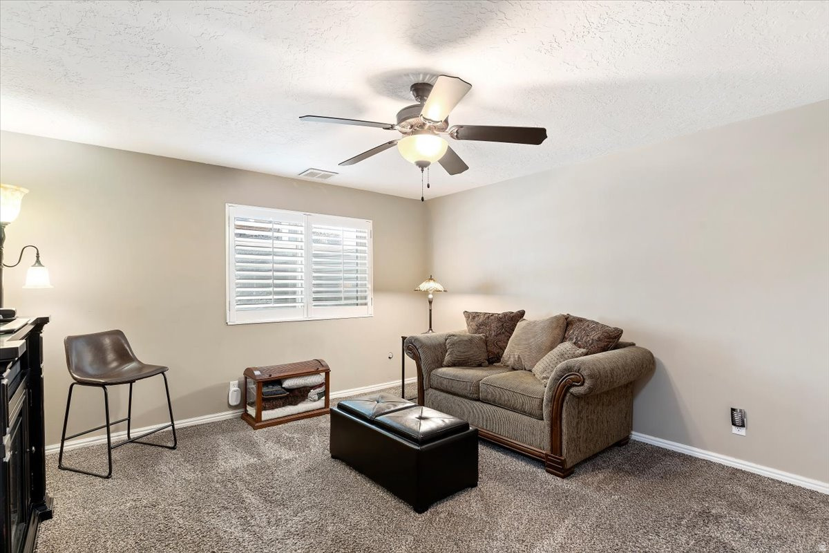 ROYAL VIEW - Residential