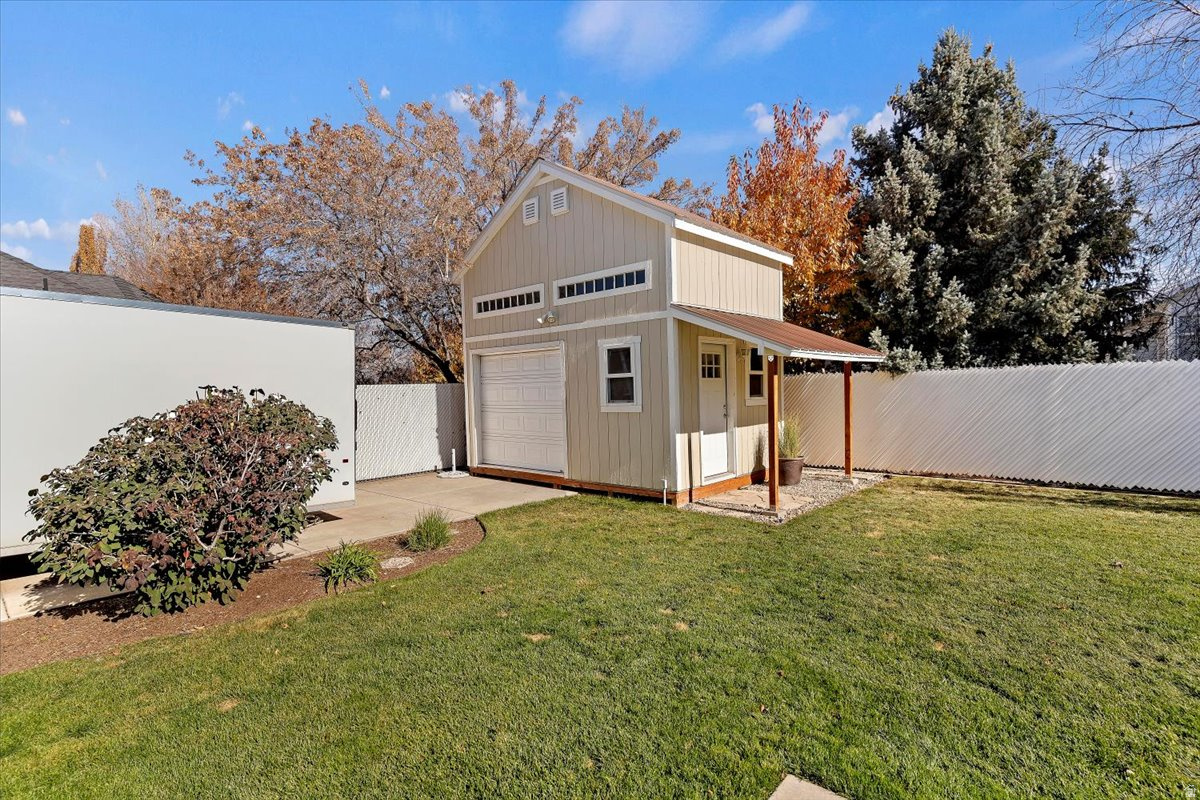 ROYAL VIEW - Residential