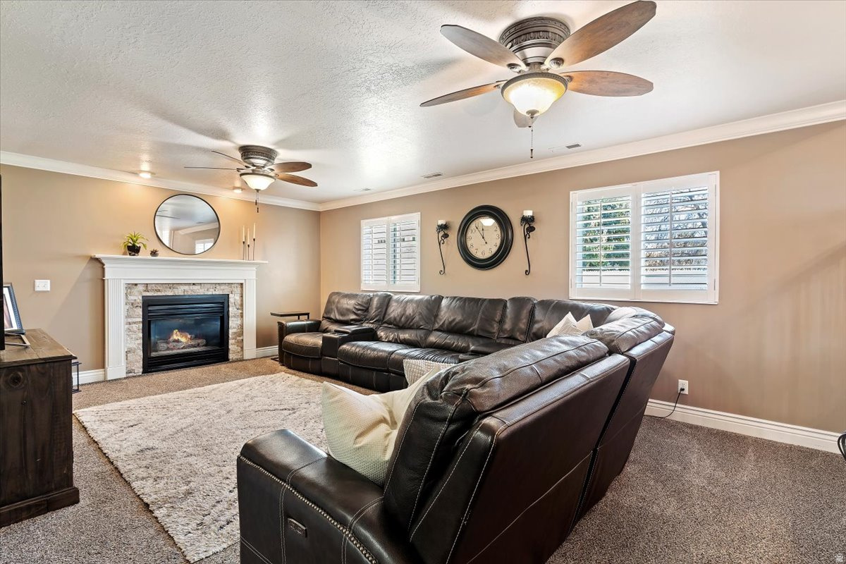 ROYAL VIEW - Residential