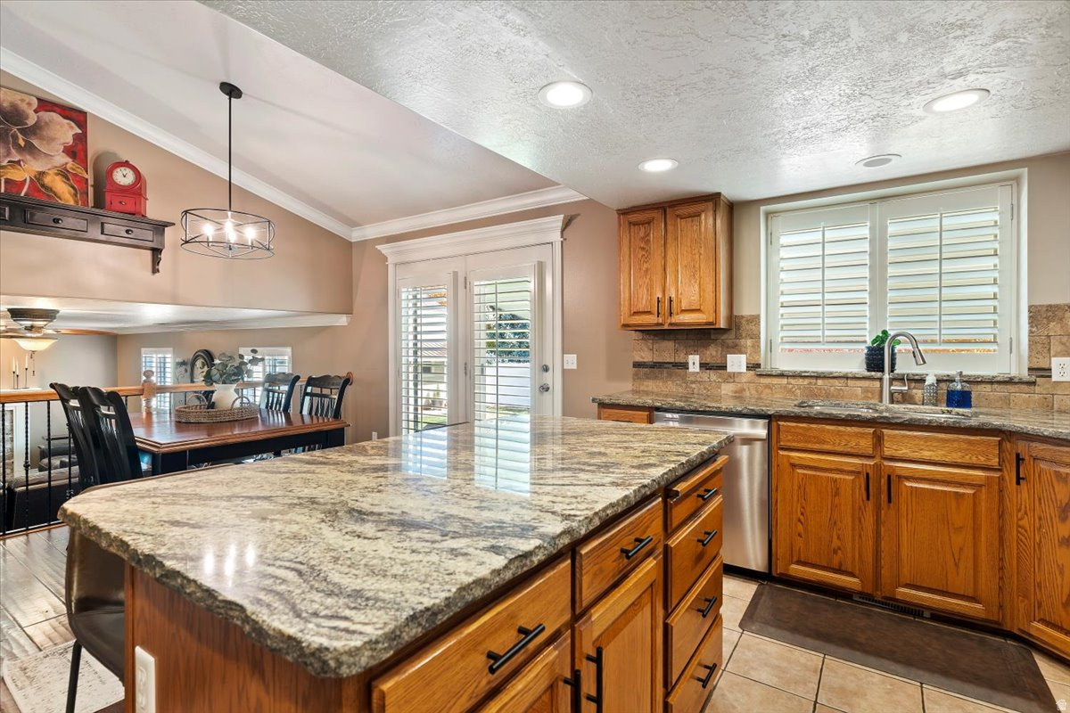 ROYAL VIEW - Residential