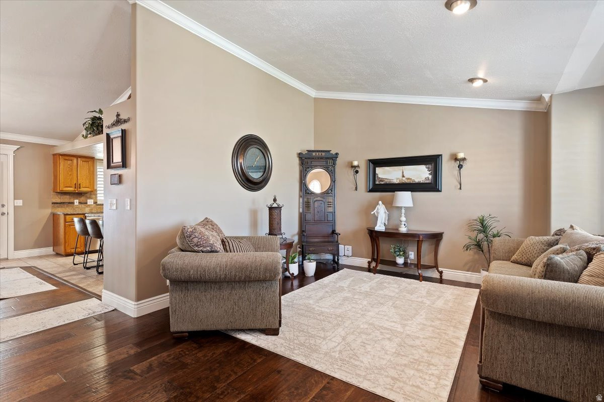 ROYAL VIEW - Residential