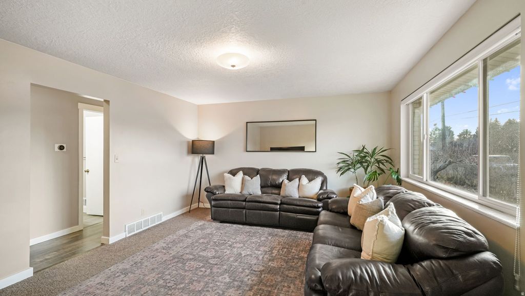 Photo of 1250 JORDAN AVE, Provo, UT 84604 (MLS # 2133525)