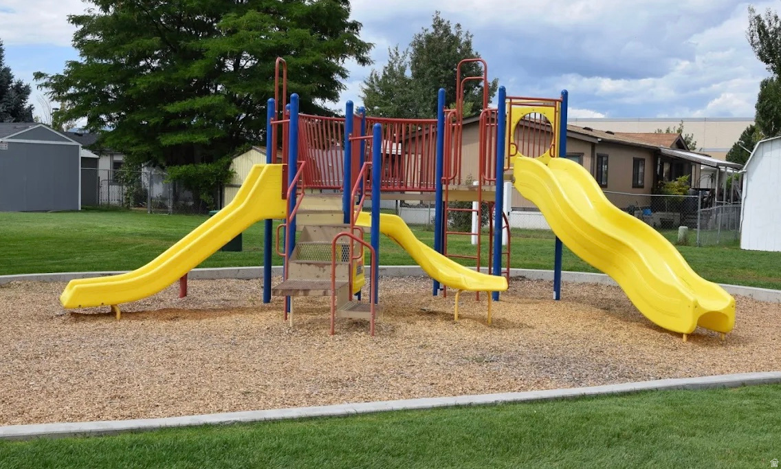 CRESCENTWOOD VILLAGE - Residential