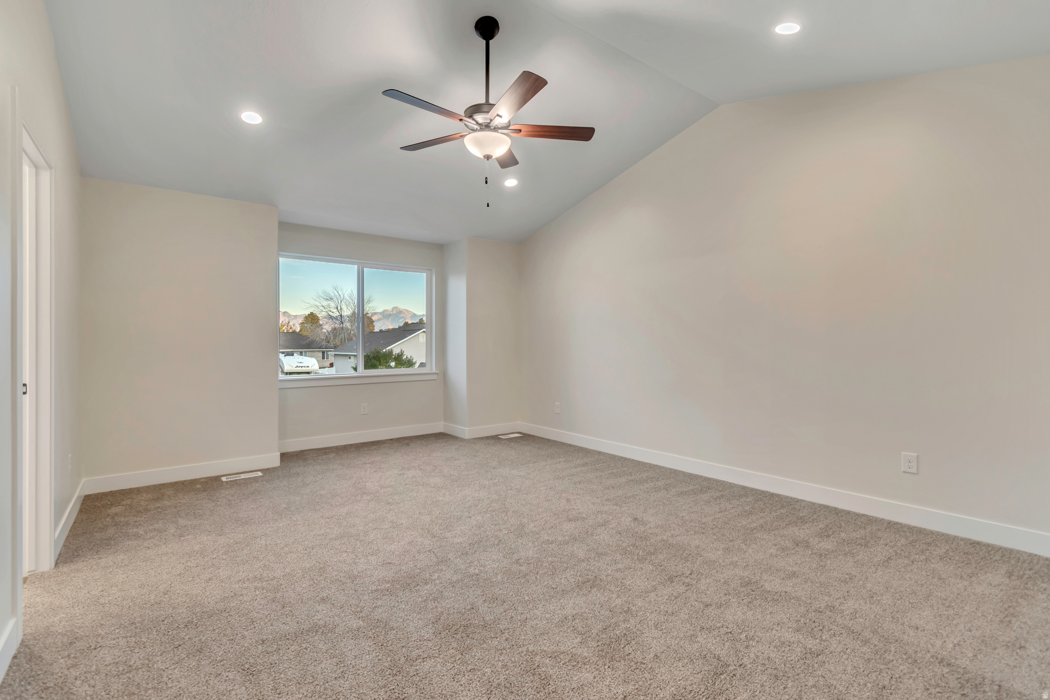 THE RESERVE - Residential