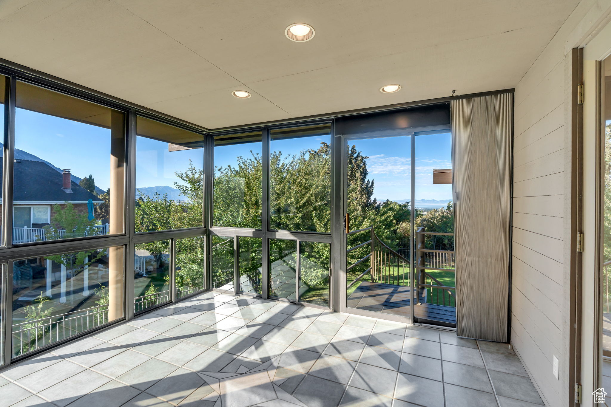 SHERWOOD HILLS - Residential