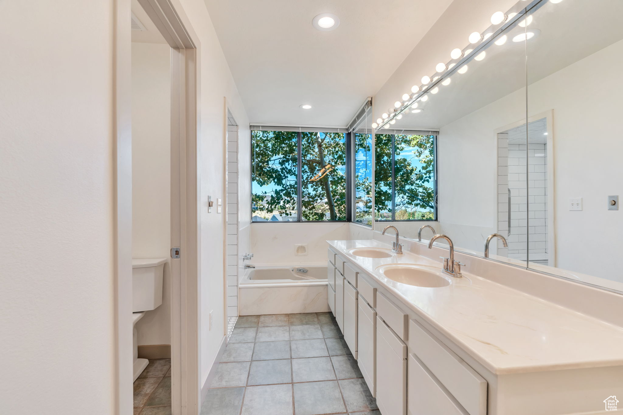 SHERWOOD HILLS - Residential