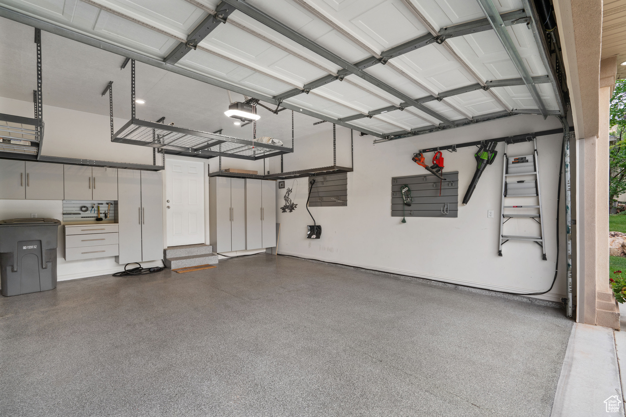 EDGEWOD ESTATES - Residential Income