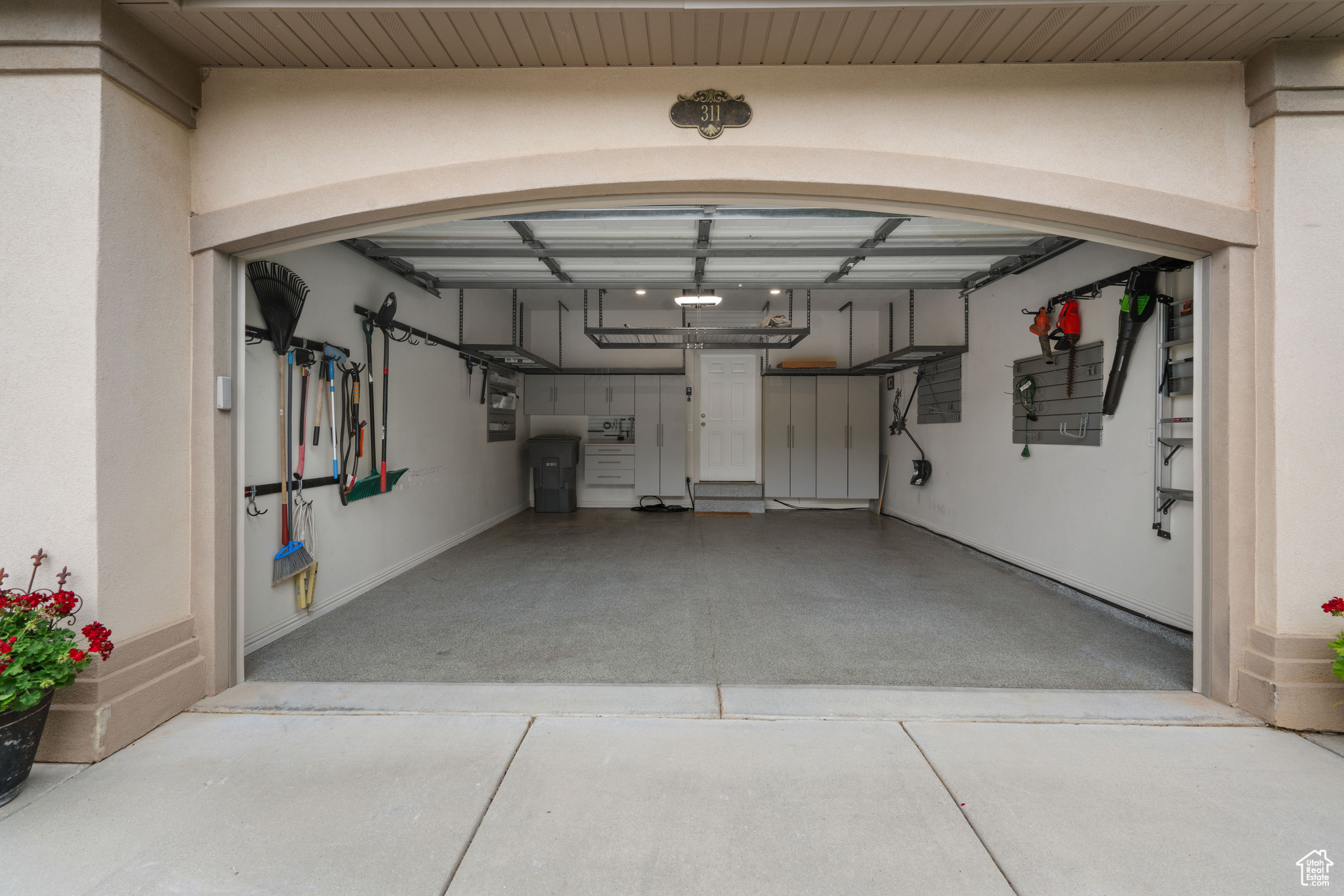 EDGEWOD ESTATES - Residential Income