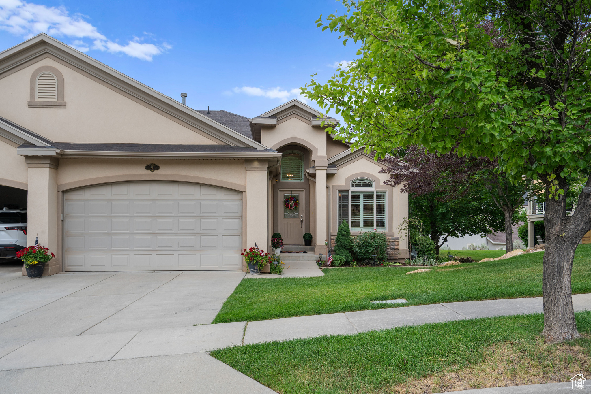 EDGEWOD ESTATES - Residential Income