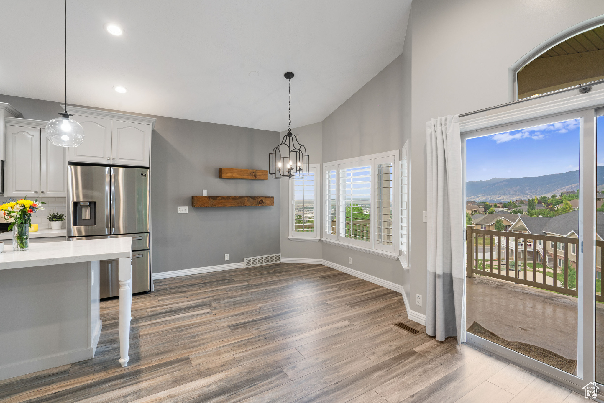 EDGEWOD ESTATES - Residential Income