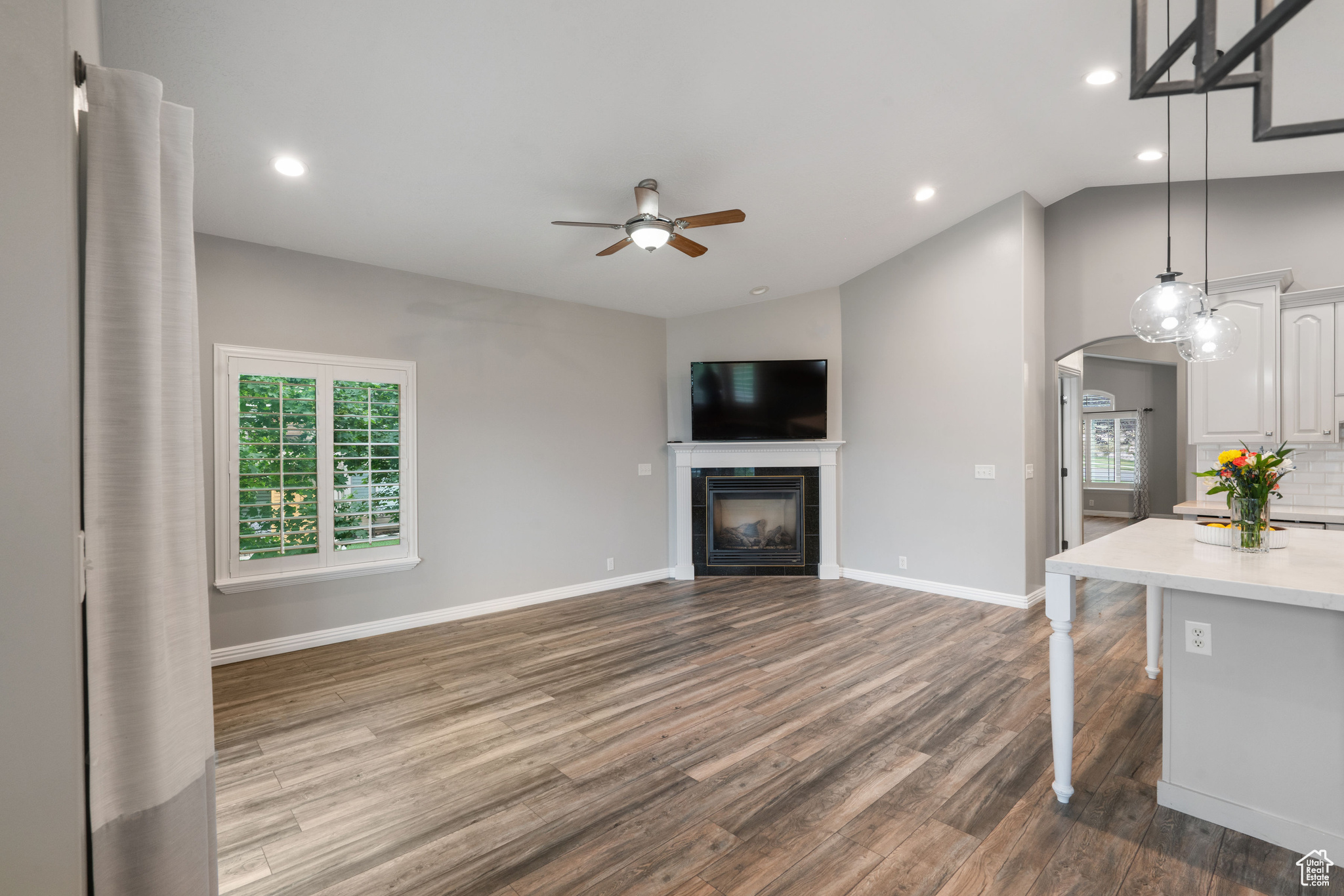 EDGEWOD ESTATES - Residential Income