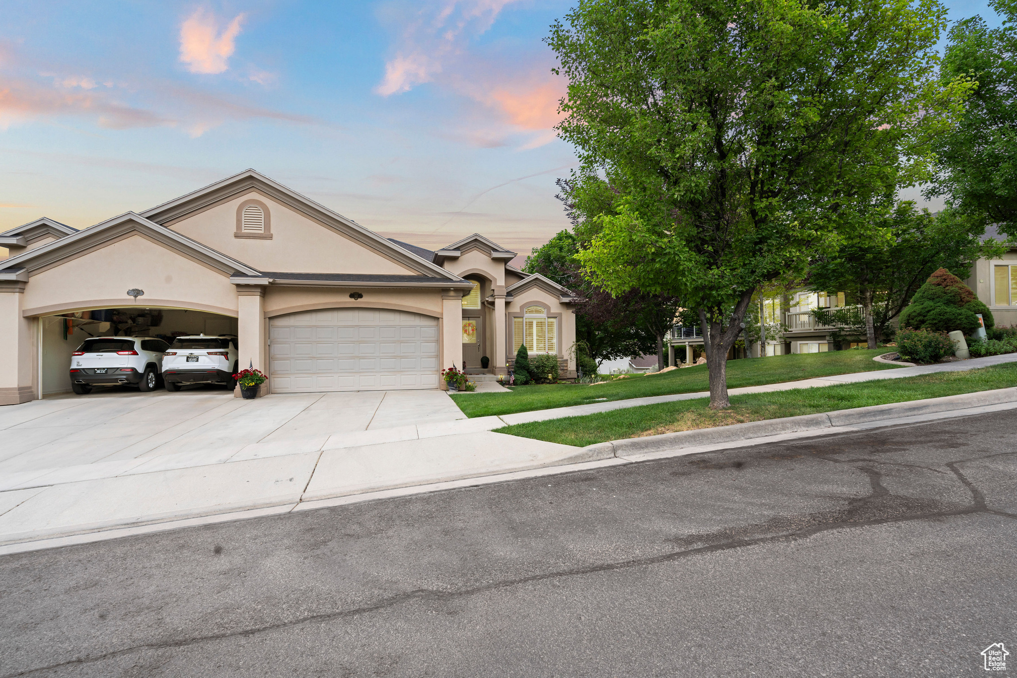 EDGEWOD ESTATES - Residential Income