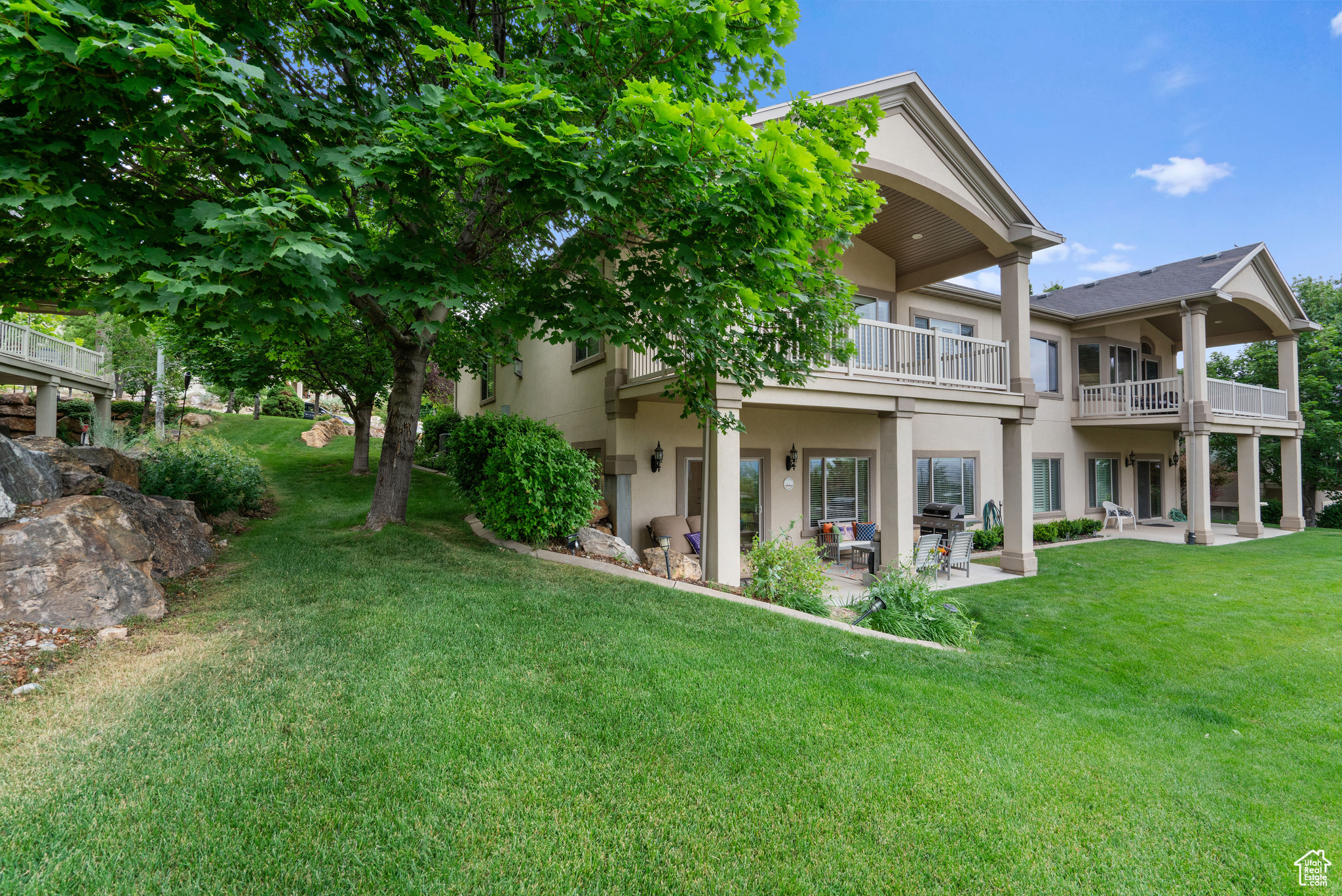 EDGEWOD ESTATES - Residential Income