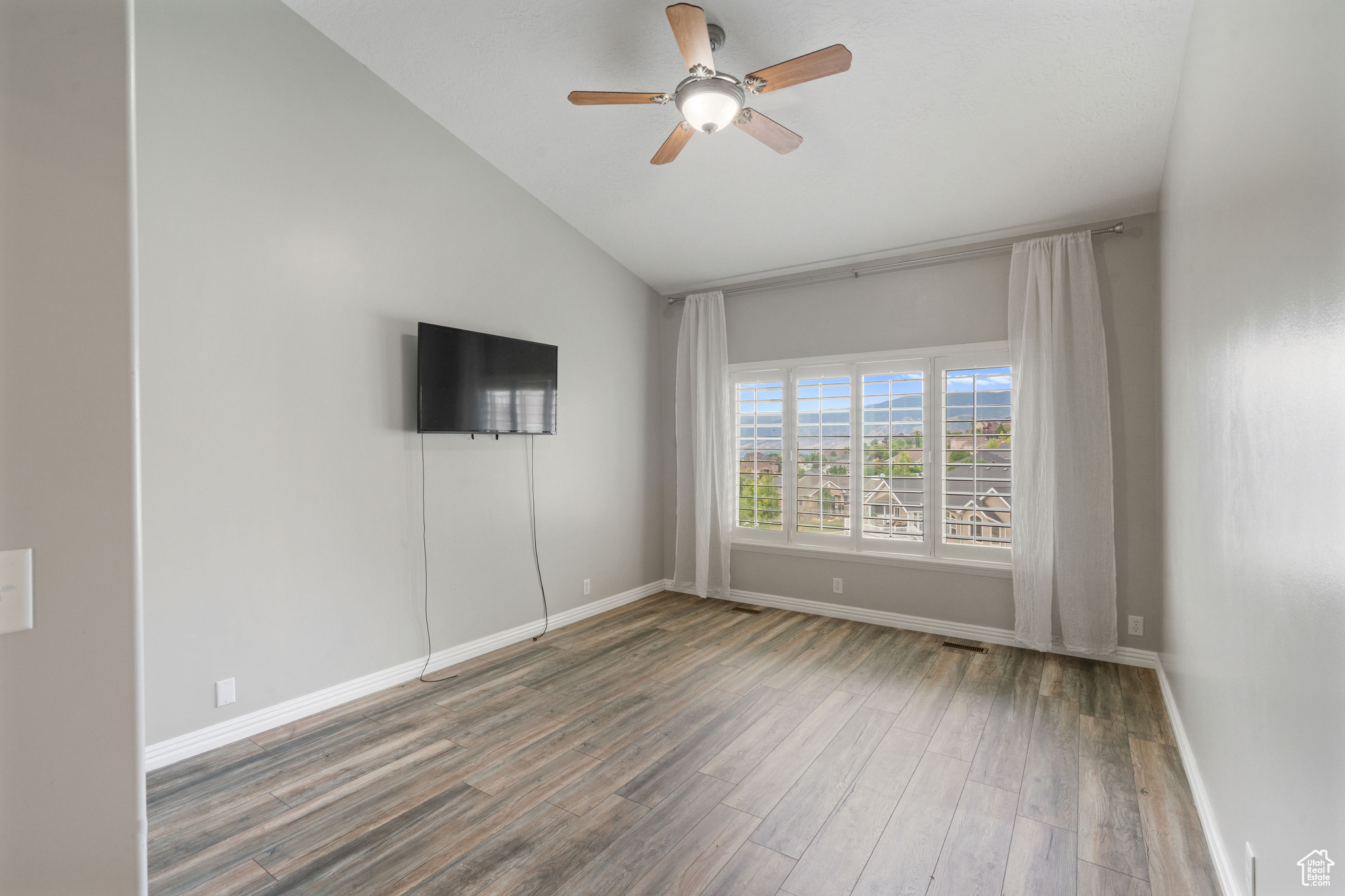 EDGEWOD ESTATES - Residential Income