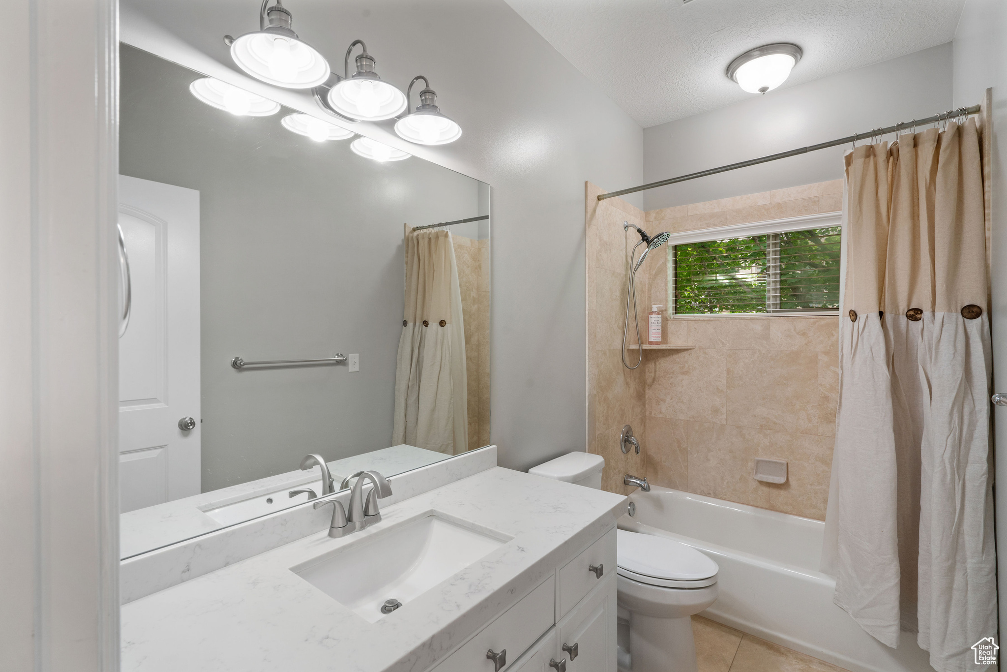 EDGEWOD ESTATES - Residential Income