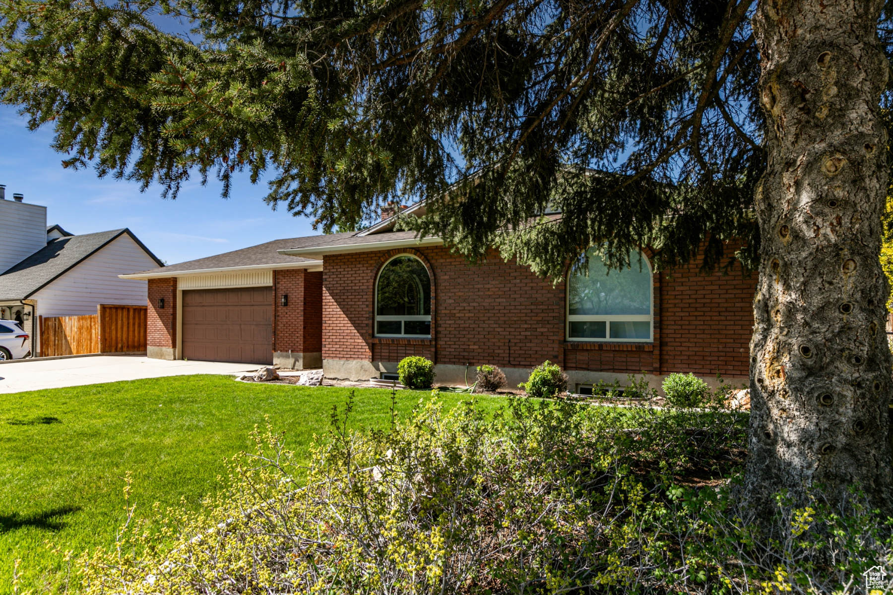 Home For Sale 2253 E Sego Lily Dr, Sandy UT 84092 Homie