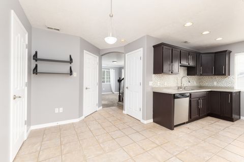 Tiny photo for 1511 W LEONARDO LN #A, West Valley City, UT 84119 (MLS # 2120586)