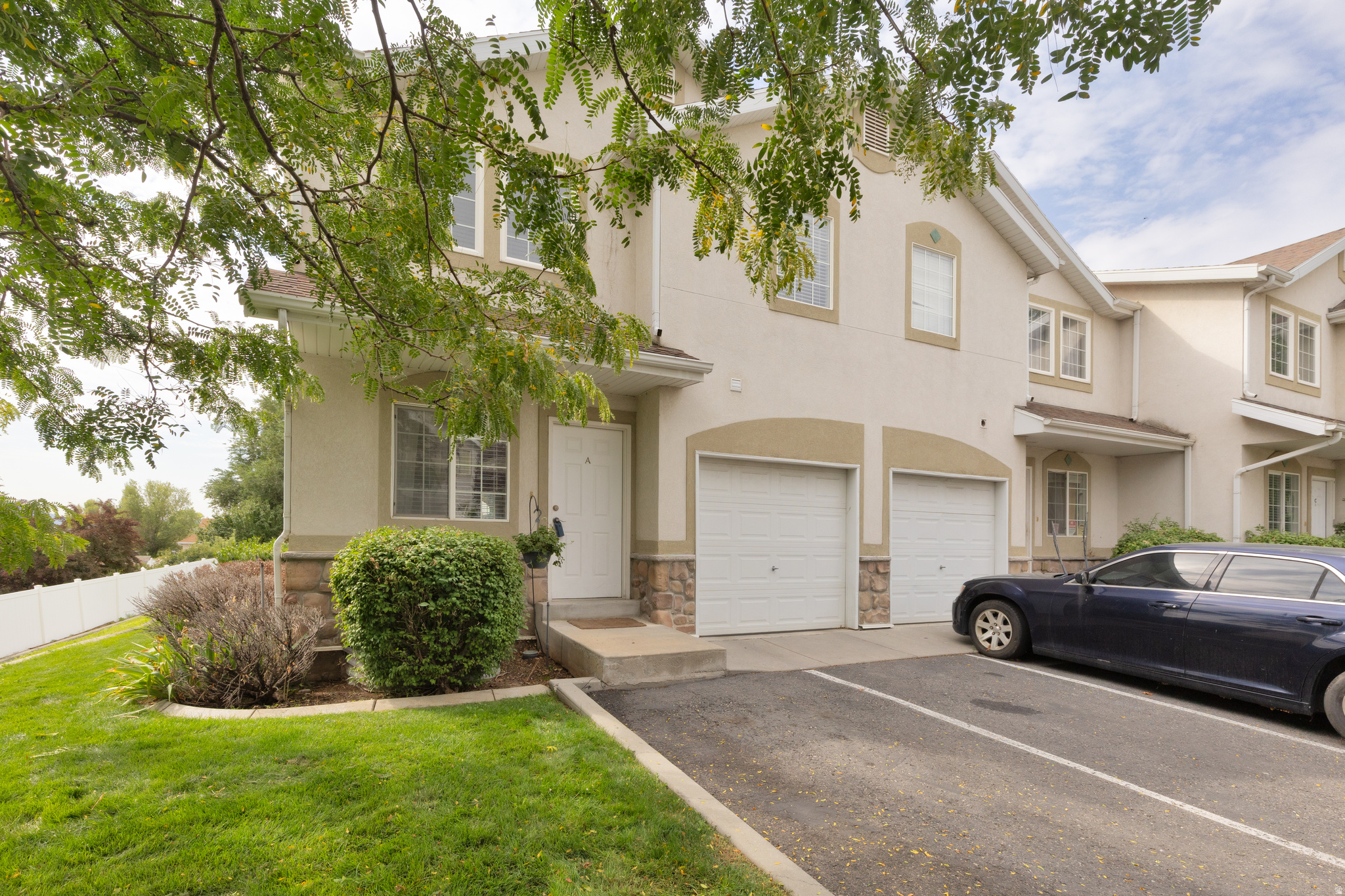 1511 W LEONARDO LN A