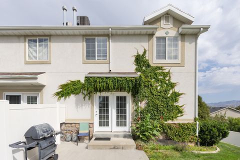 Tiny photo for 1511 W LEONARDO LN #A, West Valley City, UT 84119 (MLS # 2120586)