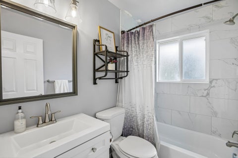 Tiny photo for 172 S 350 E, Farmington, UT 84025 (MLS # 2182809)