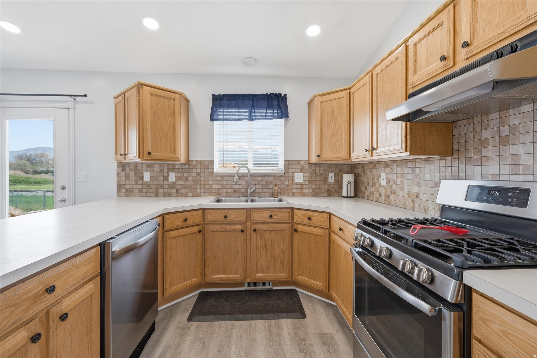 PARK MEADOWS - Residential