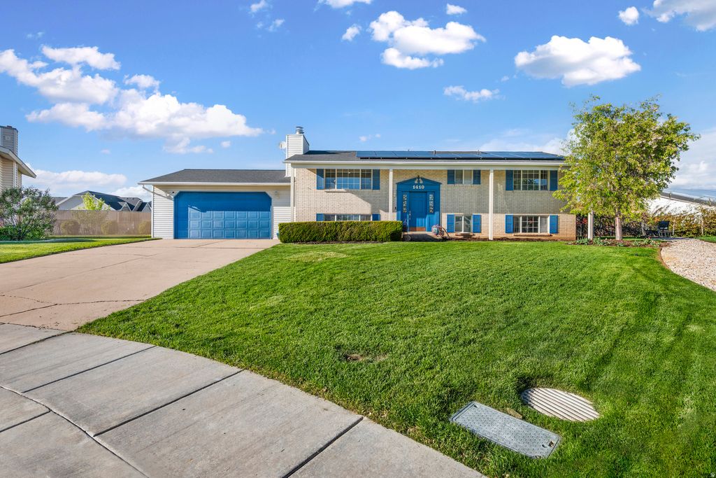 Photo of 1410 W 750 S, Clearfield, UT 84015 (MLS # 2150774)