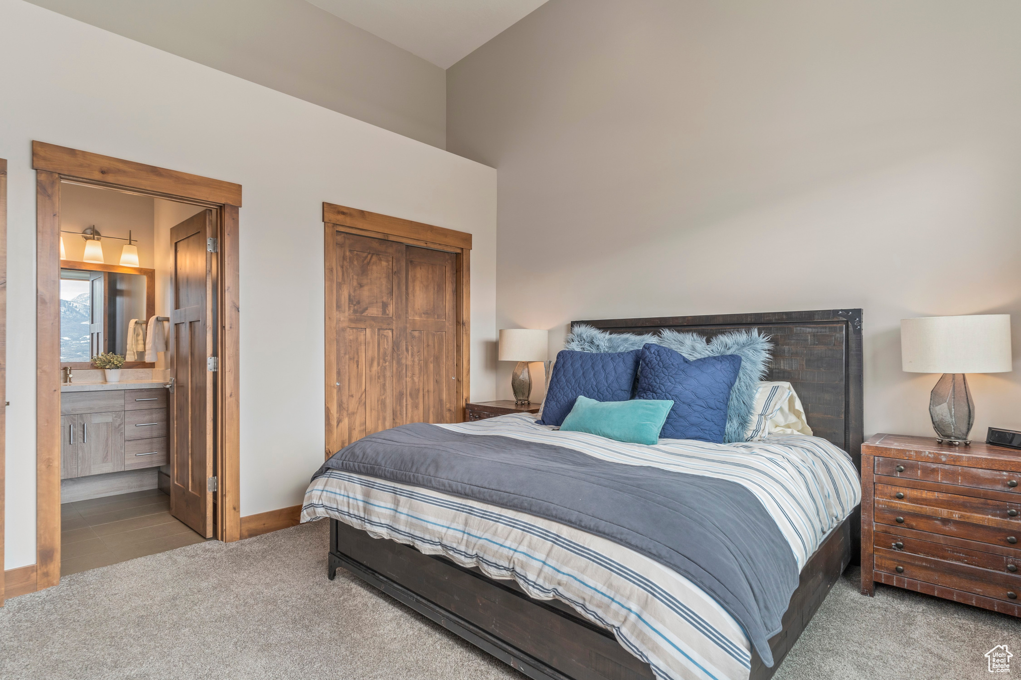 THE RIDGE TOWNHOMES - Residential