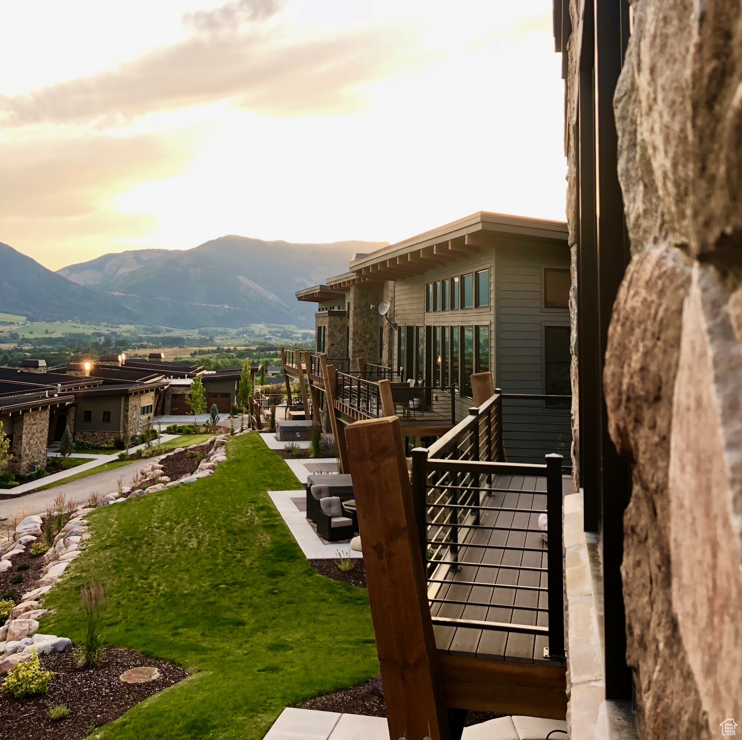 THE RIDGE TOWNHOMES - Residential