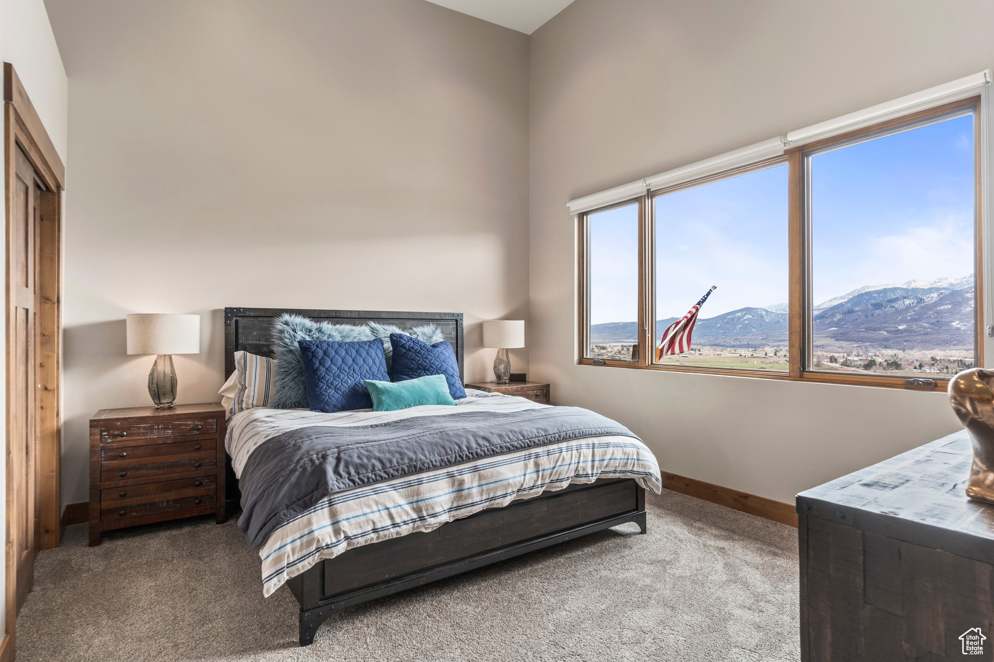 THE RIDGE TOWNHOMES - Residential