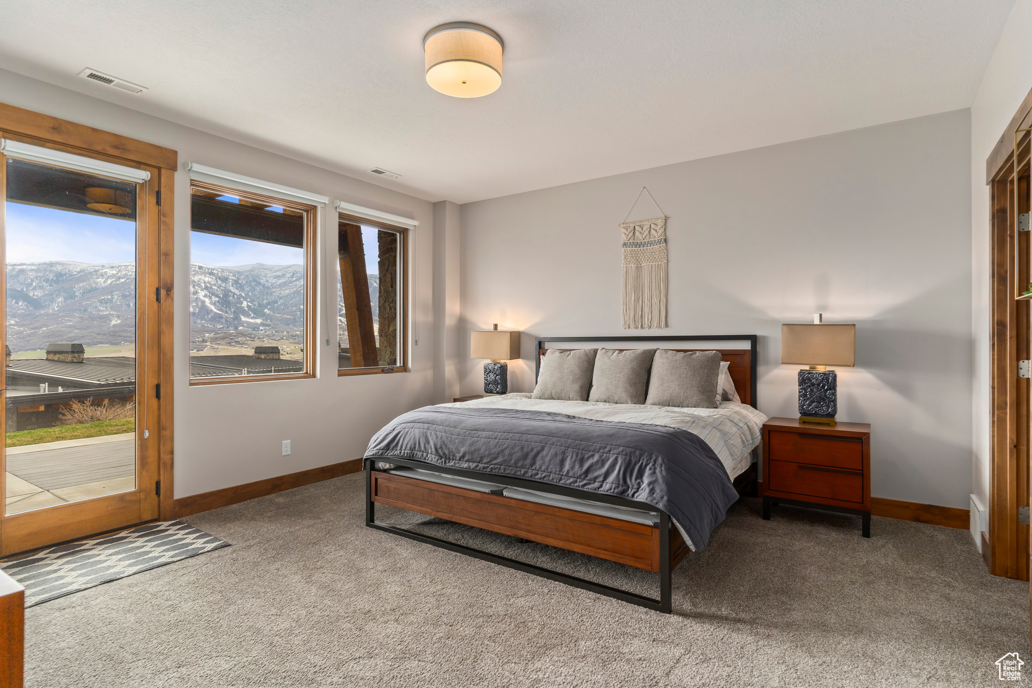 THE RIDGE TOWNHOMES - Residential
