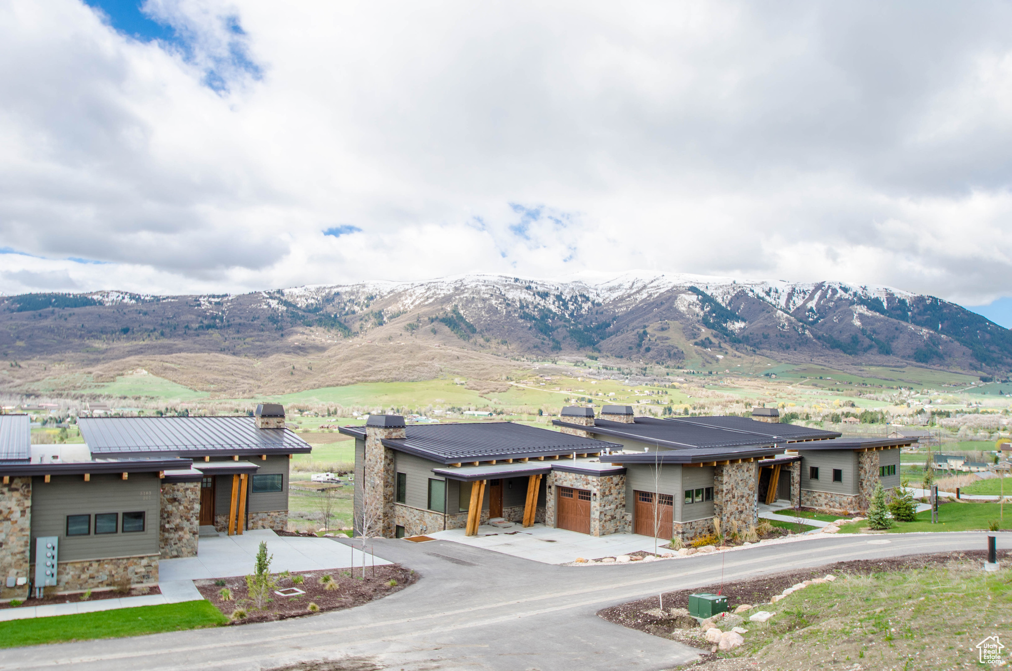 THE RIDGE TOWNHOMES - Residential