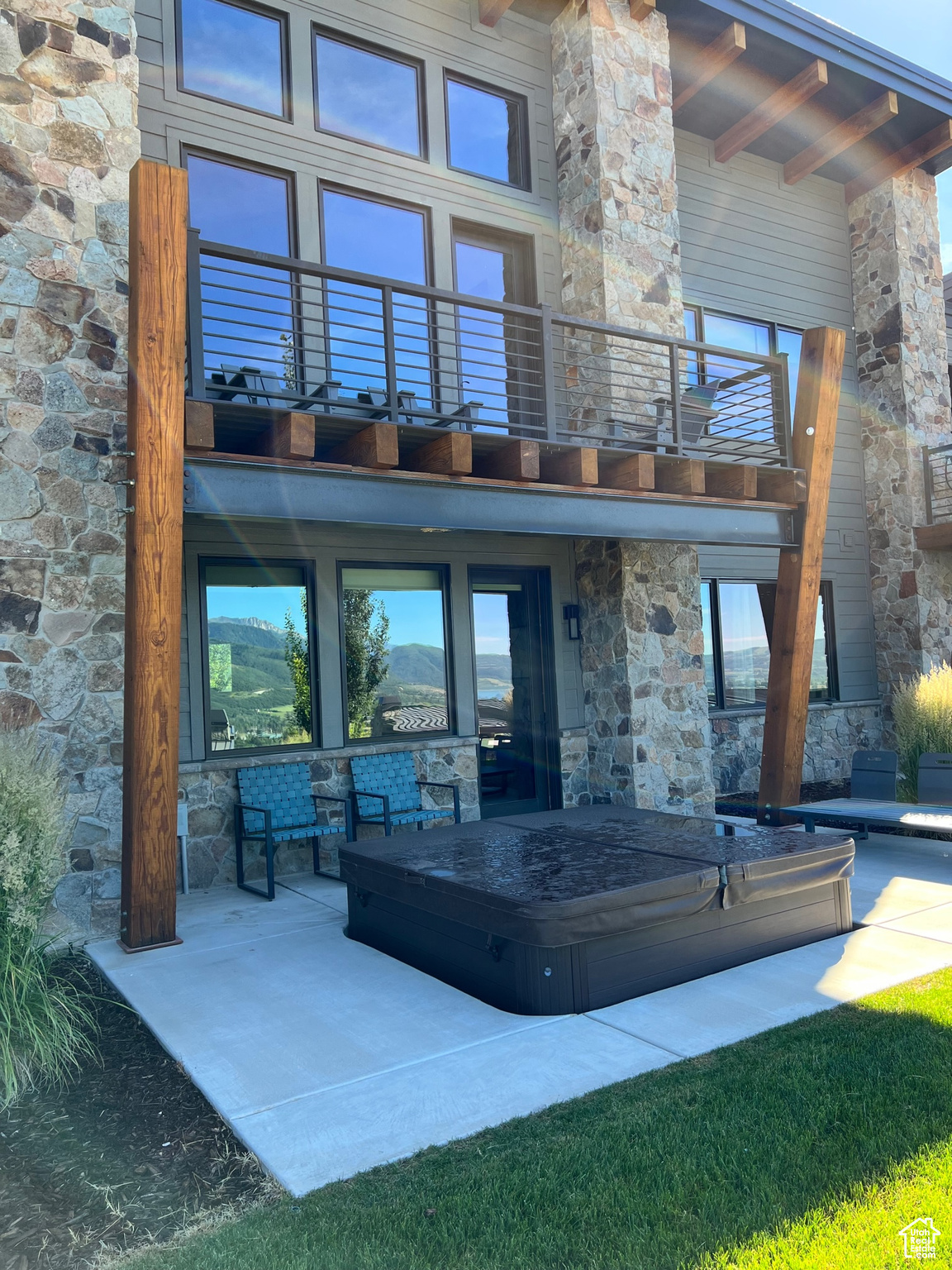 THE RIDGE TOWNHOMES - Residential