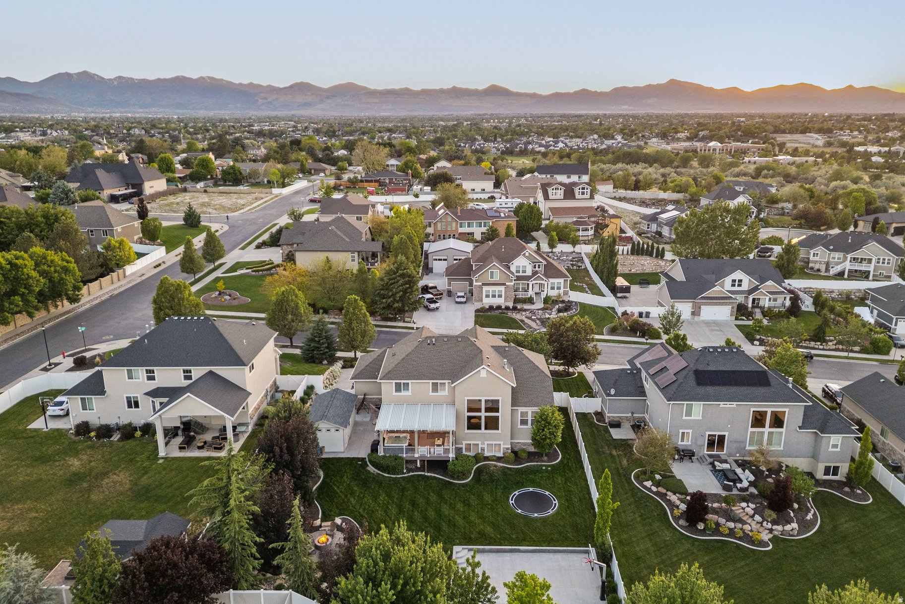 ASPEN CREST - Residential