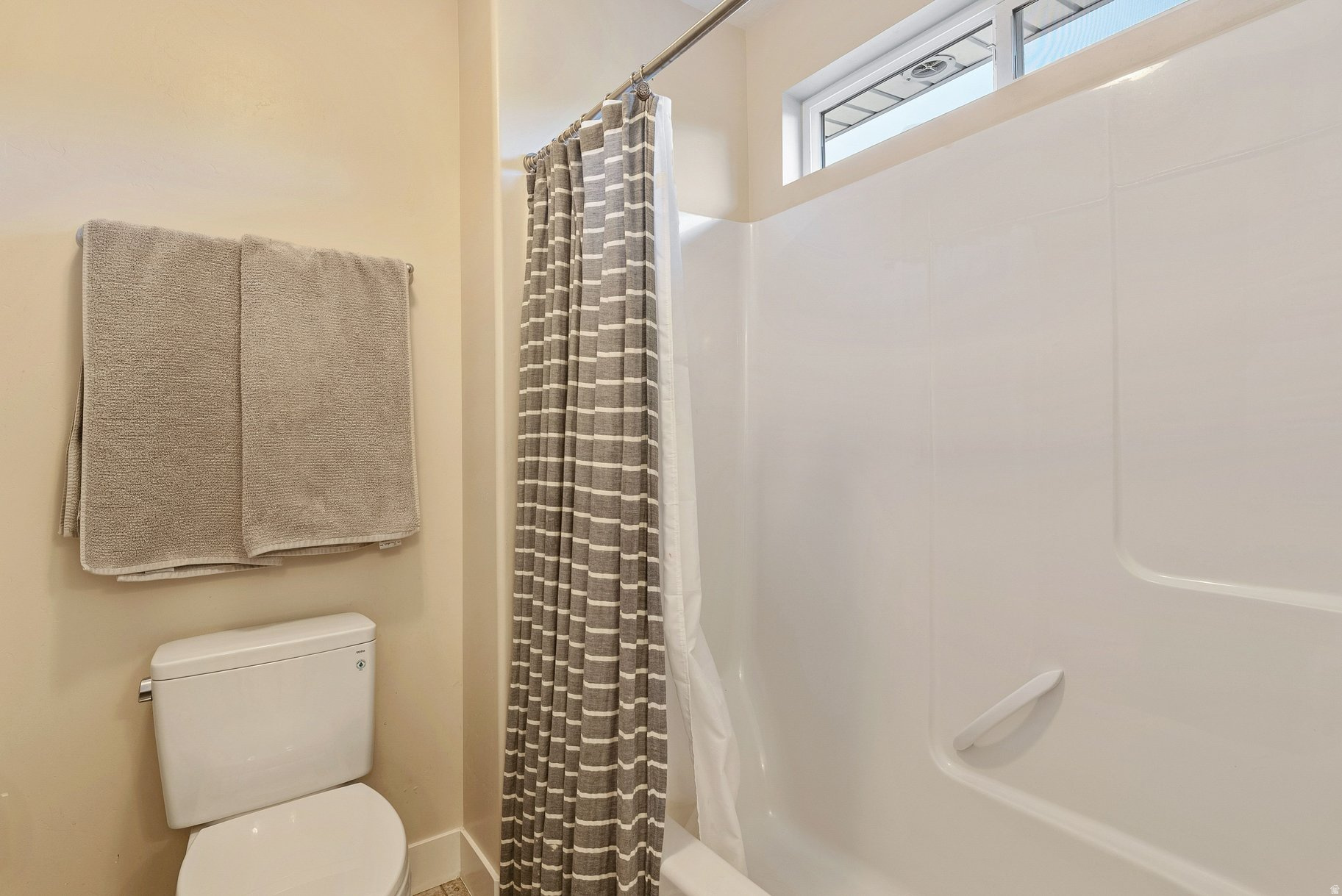 ASPEN CREST - Residential