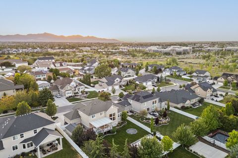 Tiny photo for 11177 S MIRIAM OAKS DR, South Jordan, UT 84095 (MLS # 2159078)